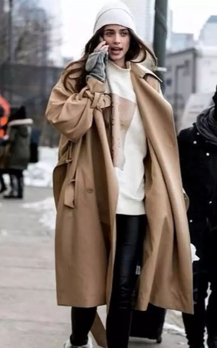 最新长款风衣,最新长款风衣,时尚魅力的完美诠释