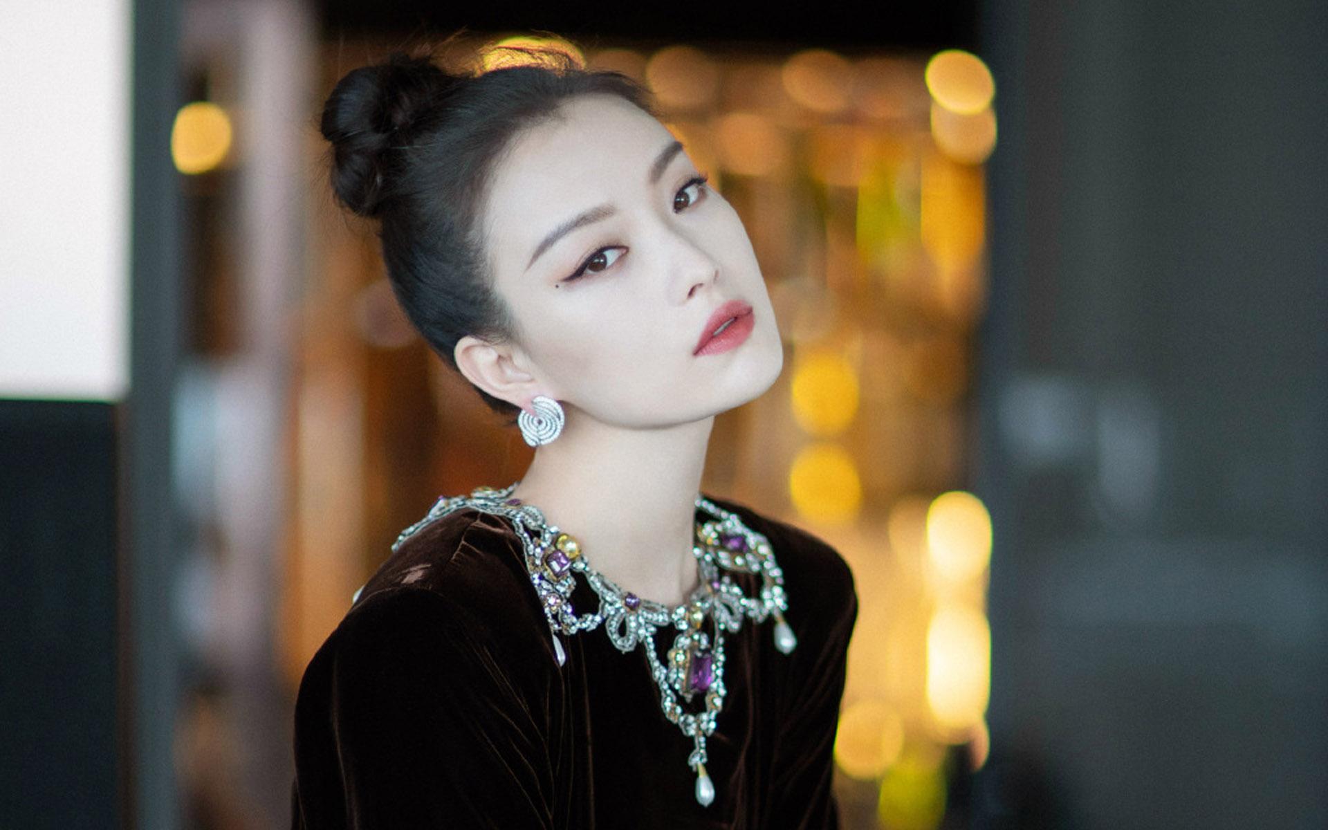 倪妮最新壁纸,倪妮最新壁纸,时尚魅力的瞬间定格,倪妮最新壁纸,时尚魅力的瞬间定格