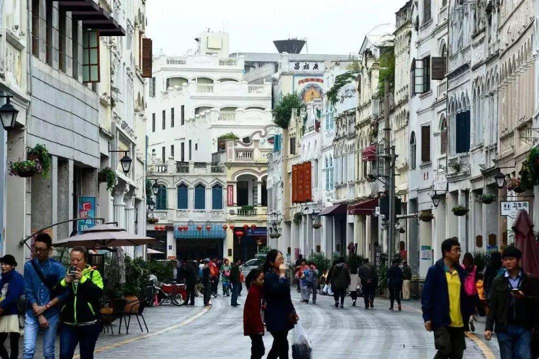 香港楼市最新消息,香港楼市最新动态,繁荣背后的故事,香港楼市最新动态揭秘,繁荣背后的故事与最新消息解读