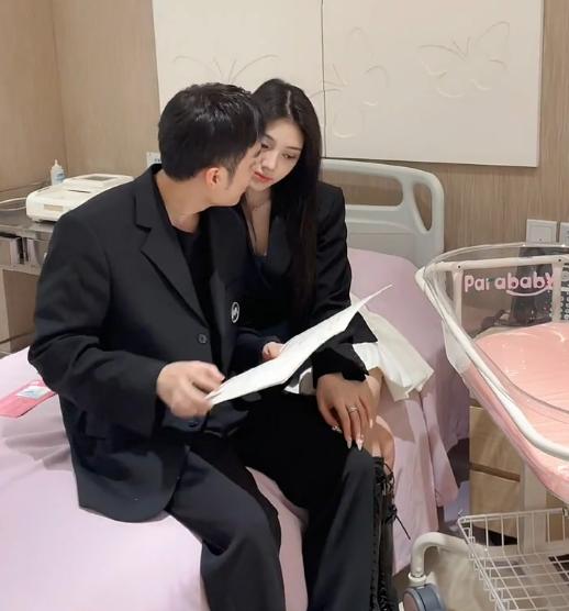 最新消息小猪,最新消息小猪,揭秘科技圈新星的小猪背后的故事,揭秘科技新星小猪背后的故事,最新消息一览