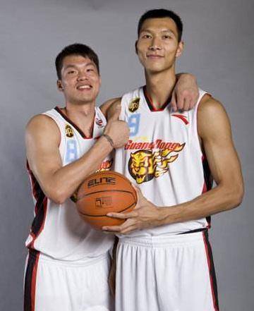 最新cba签约广东宏远,最新CBA签约广东宏远,篮球强队的雄心壮志与未来展望,广东宏远篮球强队雄心壮志,最新CBA签约与未来展望