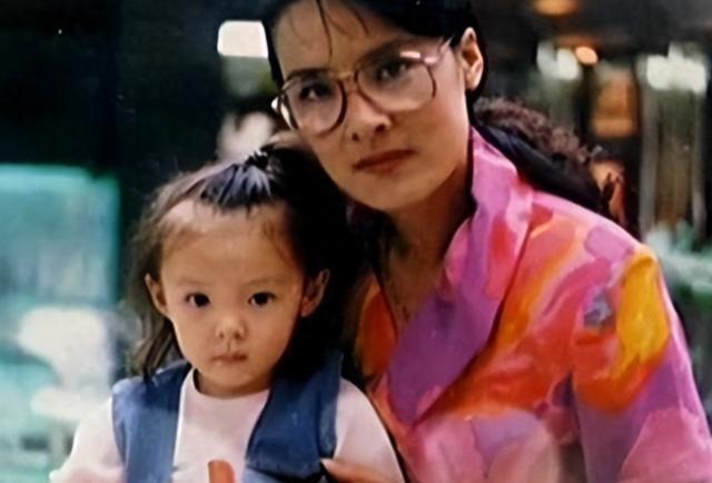 张谦演员,张谦演员,演技背后的故事与魅力展现,张谦演员,演技背后的故事与魅力展现