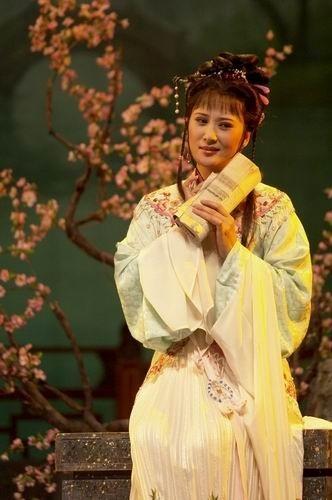 越剧演员单仰萍,越剧璀璨星耀——单仰萍,越剧璀璨之星,单仰萍的闪耀之路