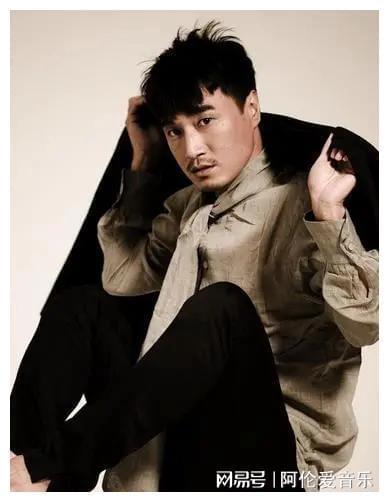 混血男演员,混血魅力,男演员的独特风采与无限可能,混血男演员的独特魅力,展现多元文化交融的无限风采与可能
