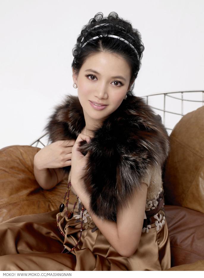轻轻一点最新版,轻轻一点最新版，探索现代科技之美的无限可能，轻轻一点最新版，探索现代科技之美的无限潜能
